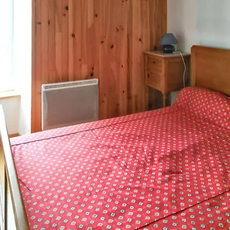 Hébergement de vacances Maison De 4 Avec Vue Sur Le Et Terrasse Amenagee A Genes Champespe *