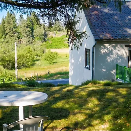 Maison De 4 Avec Vue Sur Le Et Terrasse Amenagee A Genes Champespe Hébergement de vacances Saint-Genès-Champespe